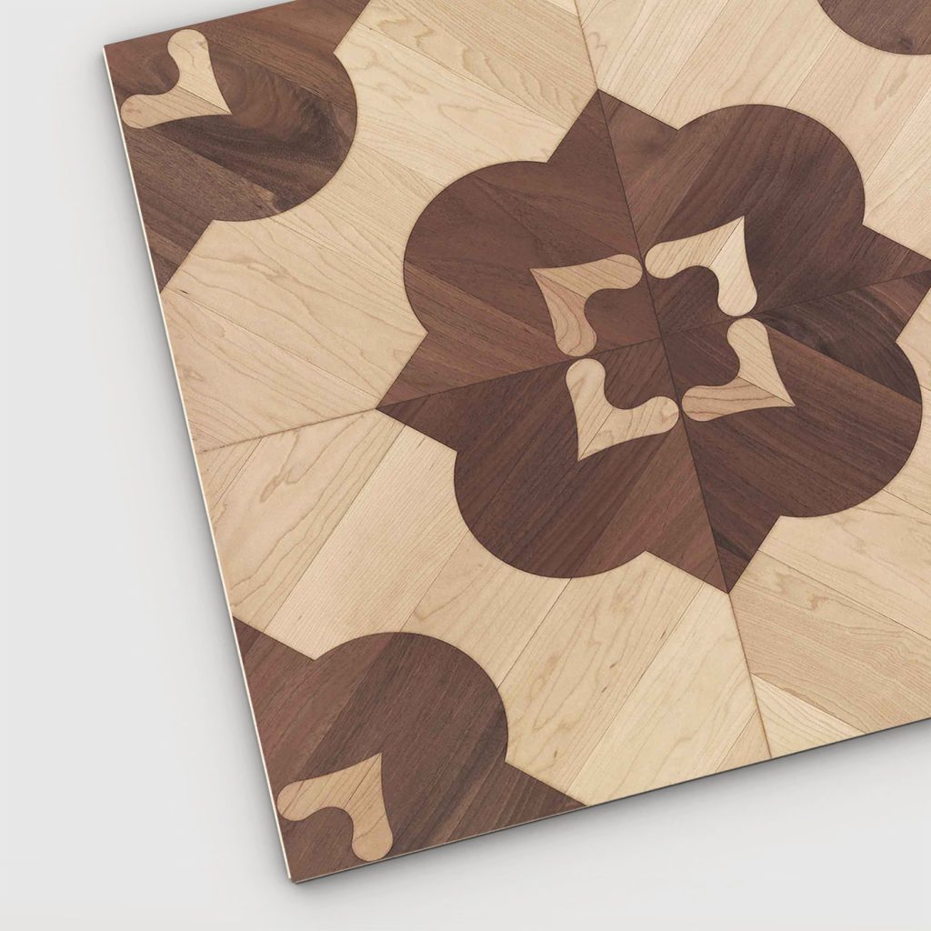 Dettaglio del parquet a quadrotte Michelangelo in acero e noce americano
